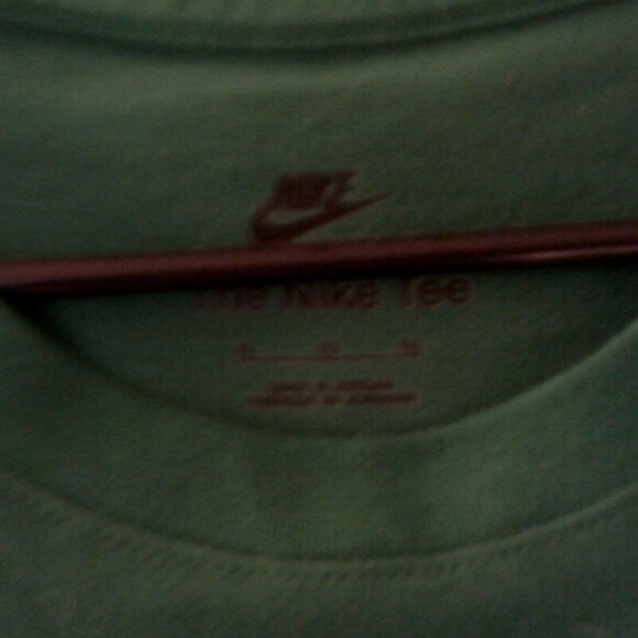 NIKE SPORTSWEAR "Club Embroidered Tee" MEN'S GREEN WHITE T-SHIRT XL AR4997-365 - Picture 3 of 6